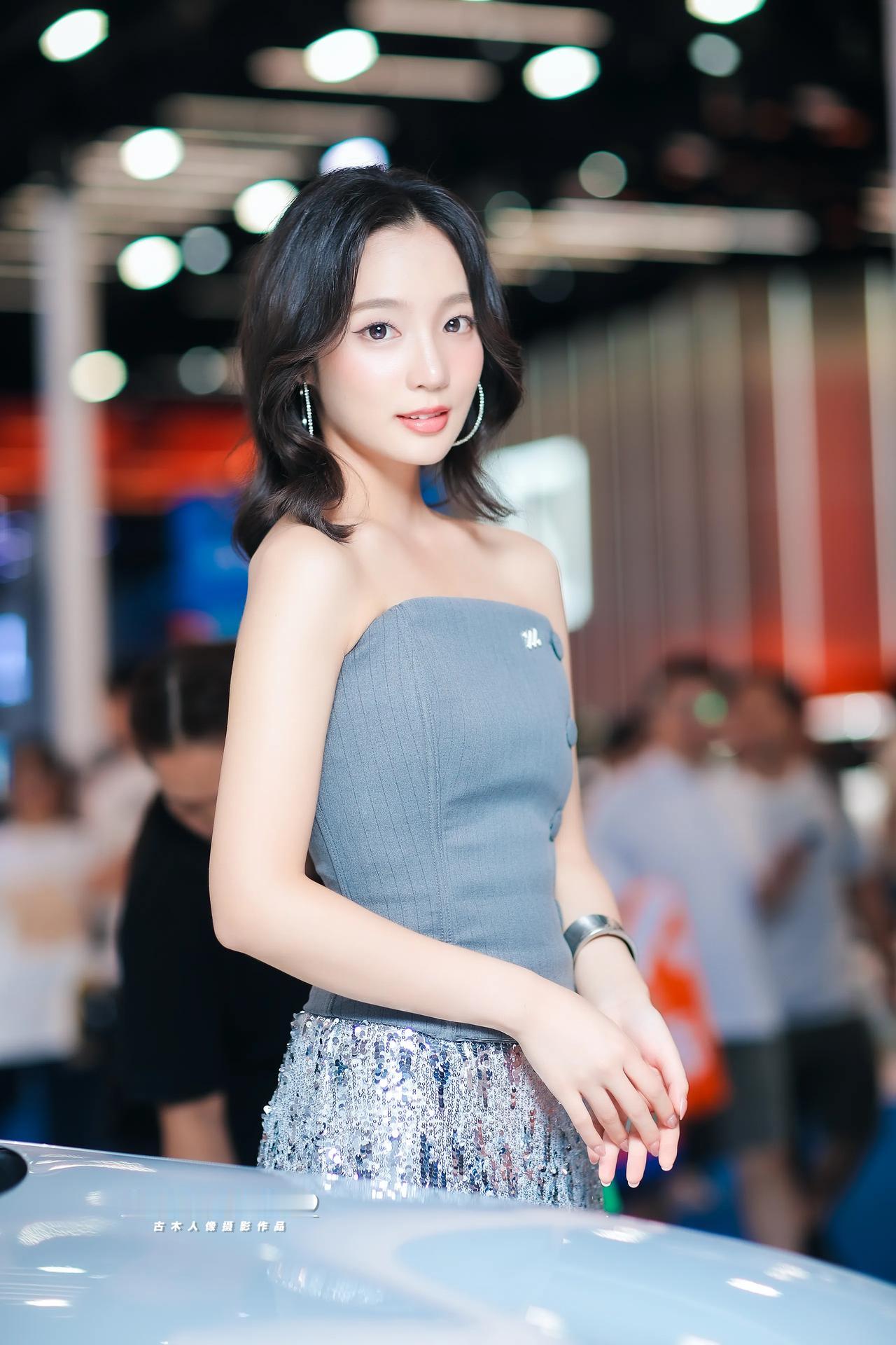 2026成都车展小米展台模特