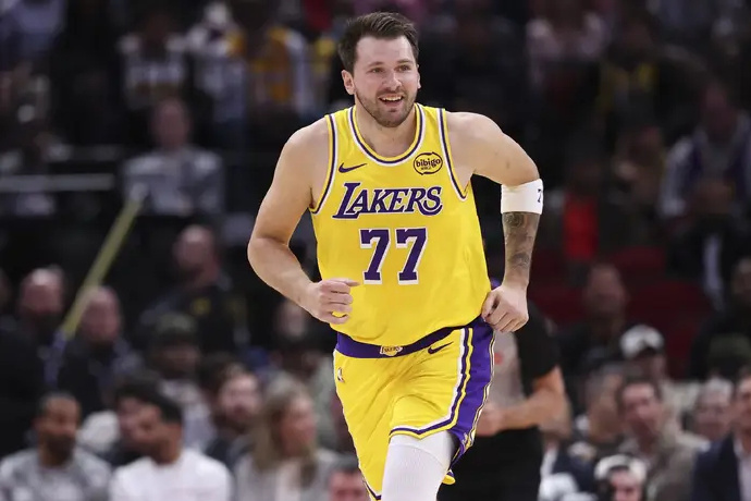 东契奇和坎宁安特殊情况挑战申诉成功据Shams，东契奇与坎宁安申诉通过，重新获得