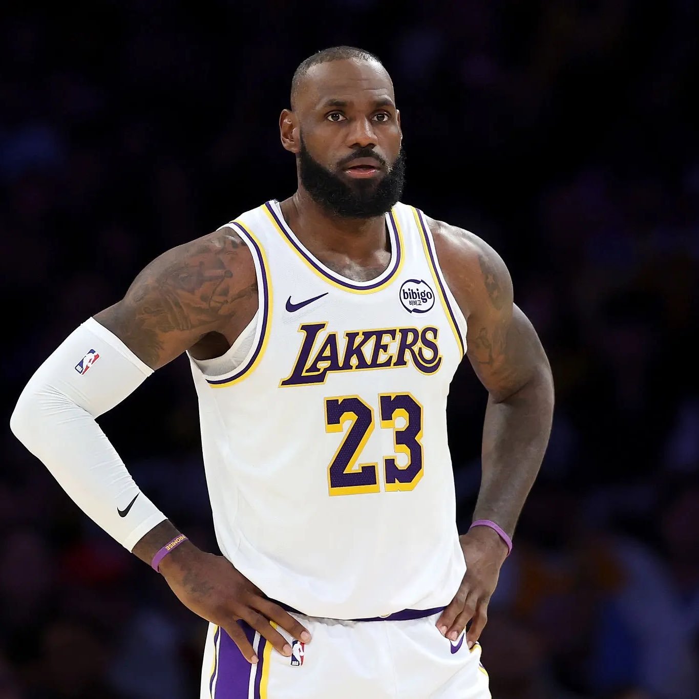 老詹半场一分未得，生涯第三次。湖人落后活塞13分。能逆袭吗？湖人vs活塞