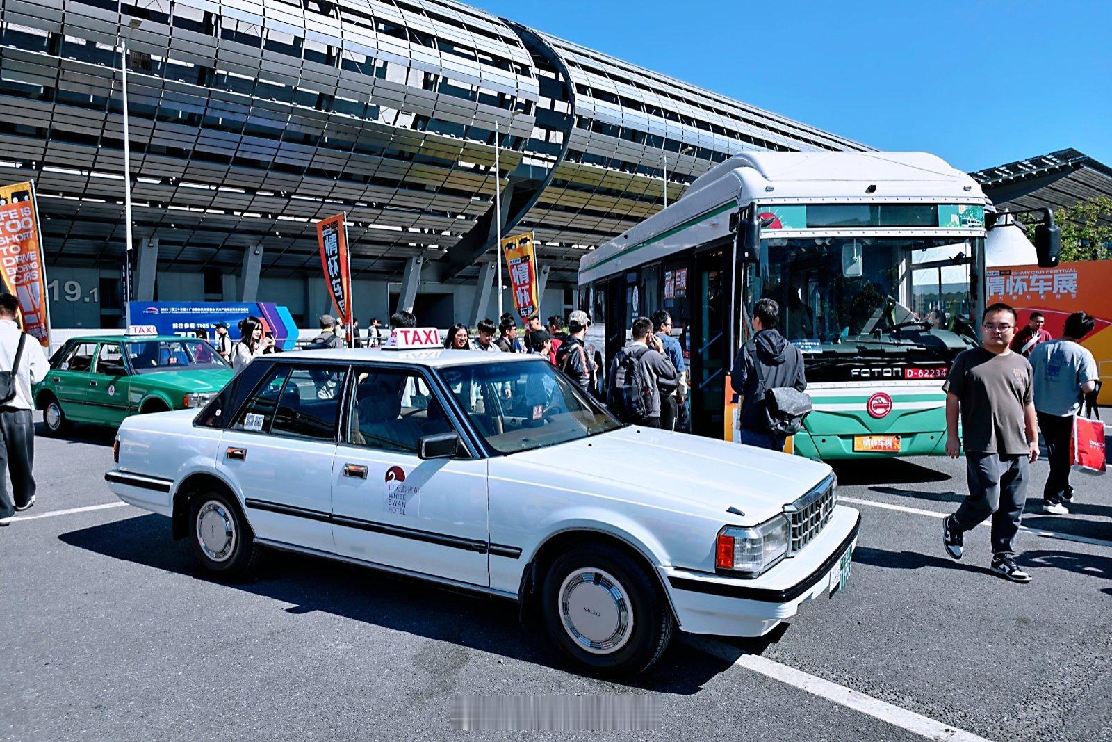 擦航的回程航班又被莫名其妙取消，赶紧改了更早的航班，大家车 只能走马观花看看啦。