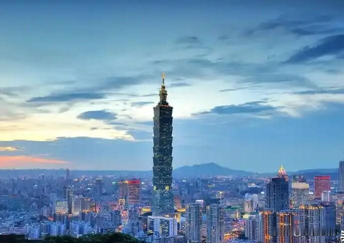 最近两岸学界围绕“一国两制”台湾方案的公开探讨越来越多，不少学者跳出简单口号，开
