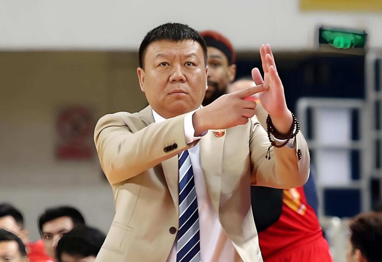 虎父无犬子，男篮教练的21岁孩子，轰5记三分+砍32分！
CBA焦点比赛，深圳队