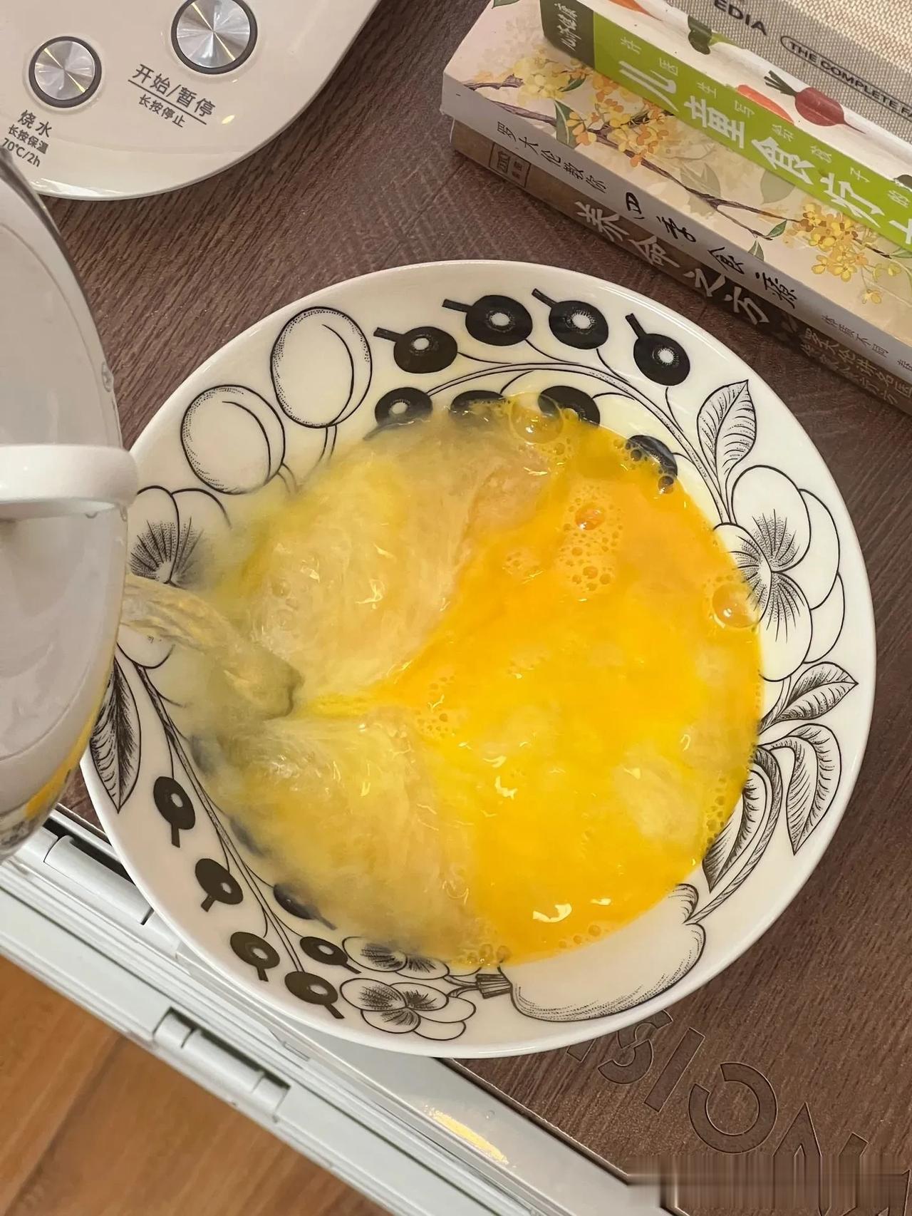 家有两位百岁老人
立秋后，又开始喝鸡蛋茶，对汽血作用太厉害了
建议坚持喝一个星期