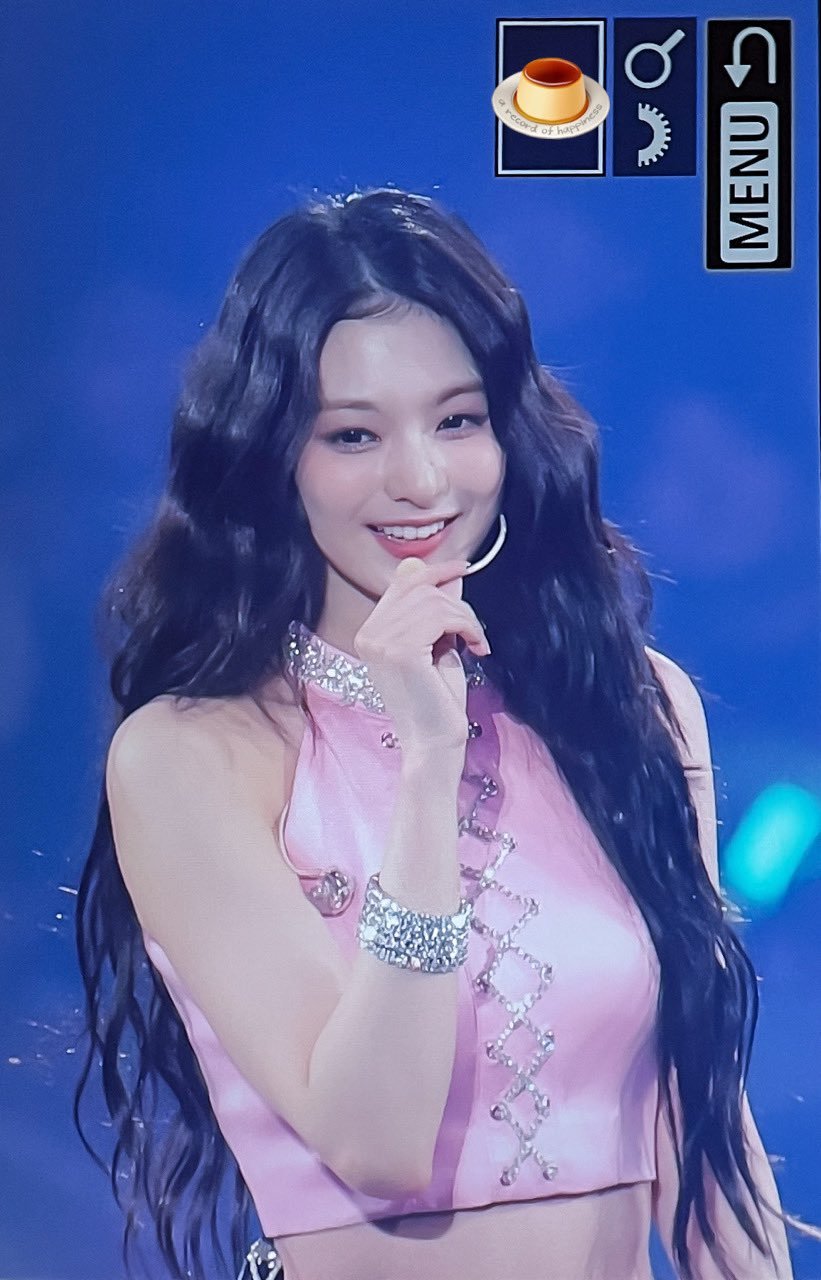 #李娜炅[超话]#🐣#蜜桃笑颜李娜炅# [图片]240225 Kstyle P