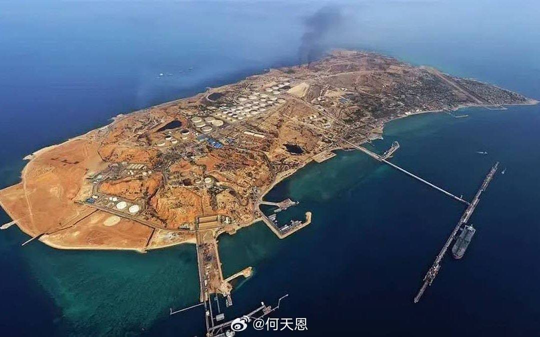 重大消息：特朗普宣称美国中央司令部对伊朗卡尔格岛进行了大规模轰炸行动，摧毁了军事