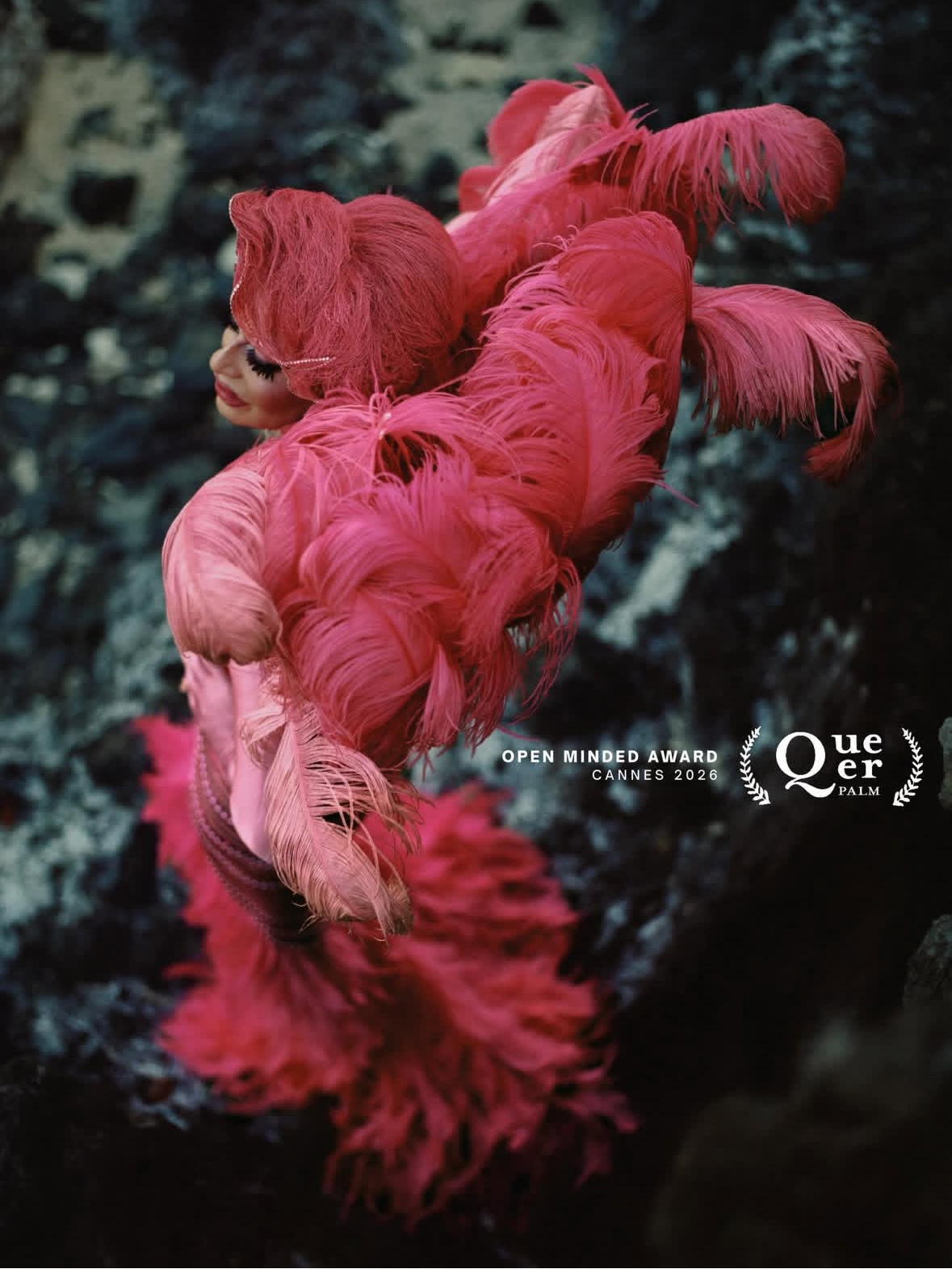 戛纳电影节 酷儿棕榈2026官方海报释出！海报影像来自艺术项目《Kwir Nou