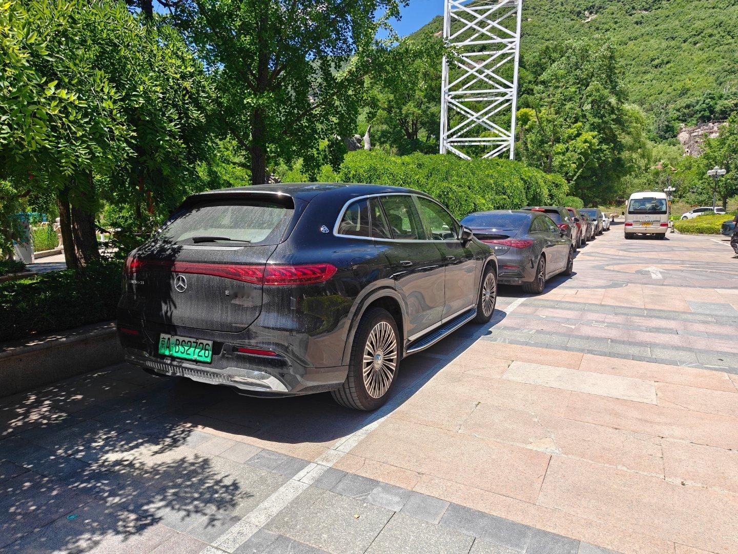 EQS SUV迈巴赫？！EQE 53 AMG？！这都什么家庭条件儿啊