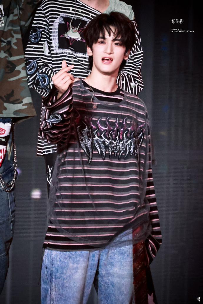 邓佳鑫的红包 跨年夜的小遗憾get！没抢到佳鑫发的红包就算了，刷到好多人晒截图，