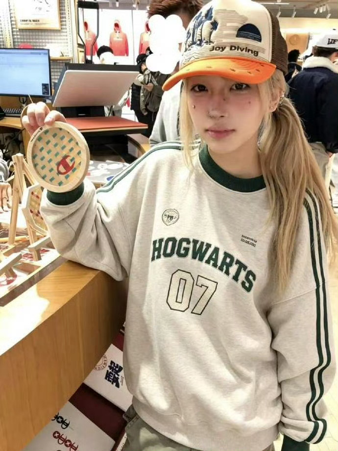 𝟐𝟵/件❗️森马连帽卫衣！！ 男女款统统任选，连帽圆领全都有，趁着码数还齐全