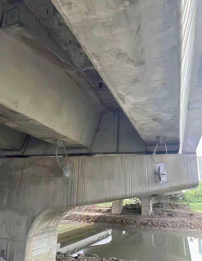这个钢索是为了防盗吗？ 
