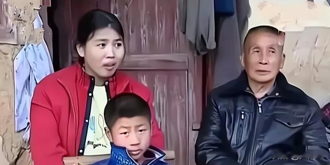 2013年，63岁大爷收留16岁女孩当老婆，不久后生下1子。谁知，13年后，76