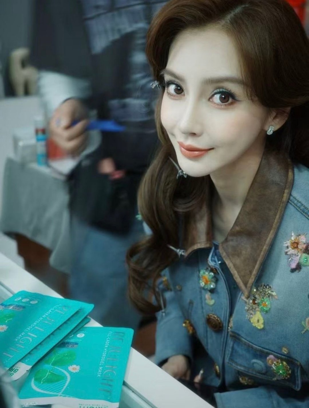 angelababy[超话]🐣Angelababy“真正的女人不需要依附于任何