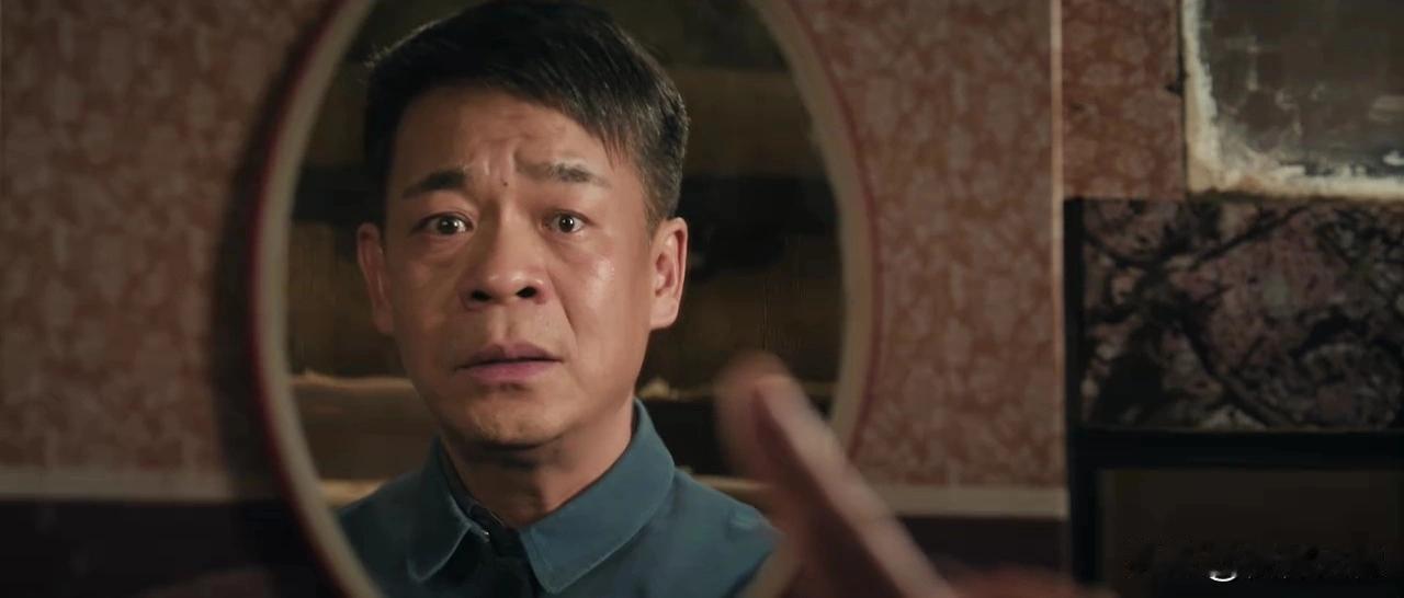 这个苟师的扮演者是一个歌手，谁信啊？演技不输张嘉益啊。这眼神，这哭戏，演得人心都