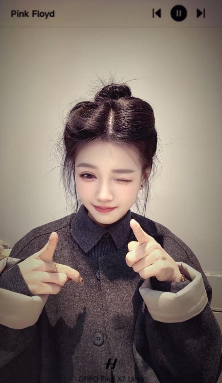 社会才不会管你几岁 也不会因为你是女孩子 才让你顺风顺水