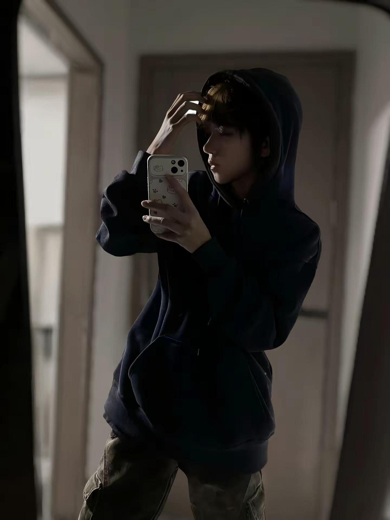能左右我的情绪 不是我给你的权利吗对镜ootd 我的穿搭能力为0
