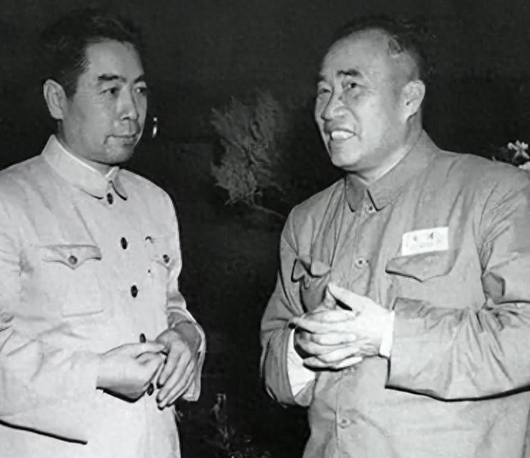 朱德与周恩来相知五十四年，晚年感慨落泪，究竟因何发出这怎么对得起恩来的叹息？
1