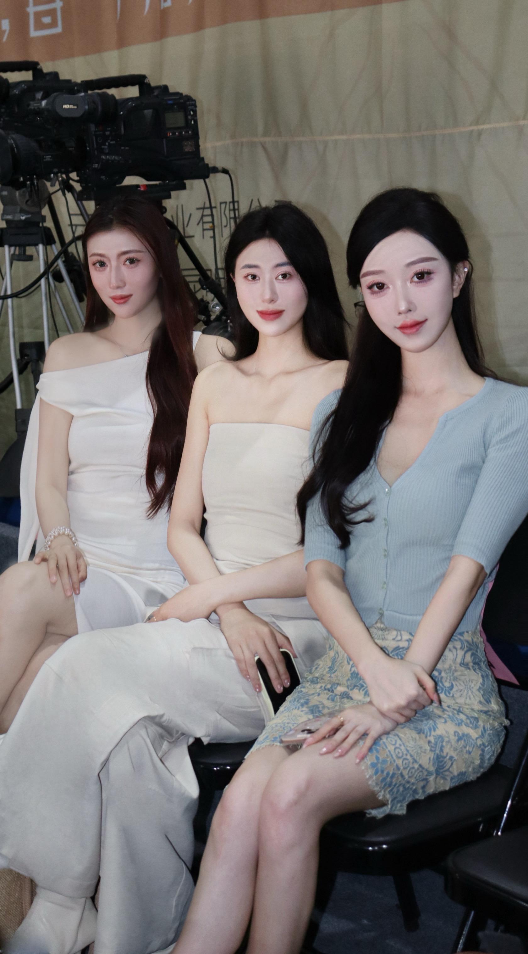 美丽的秘诀是 多和美女在一起