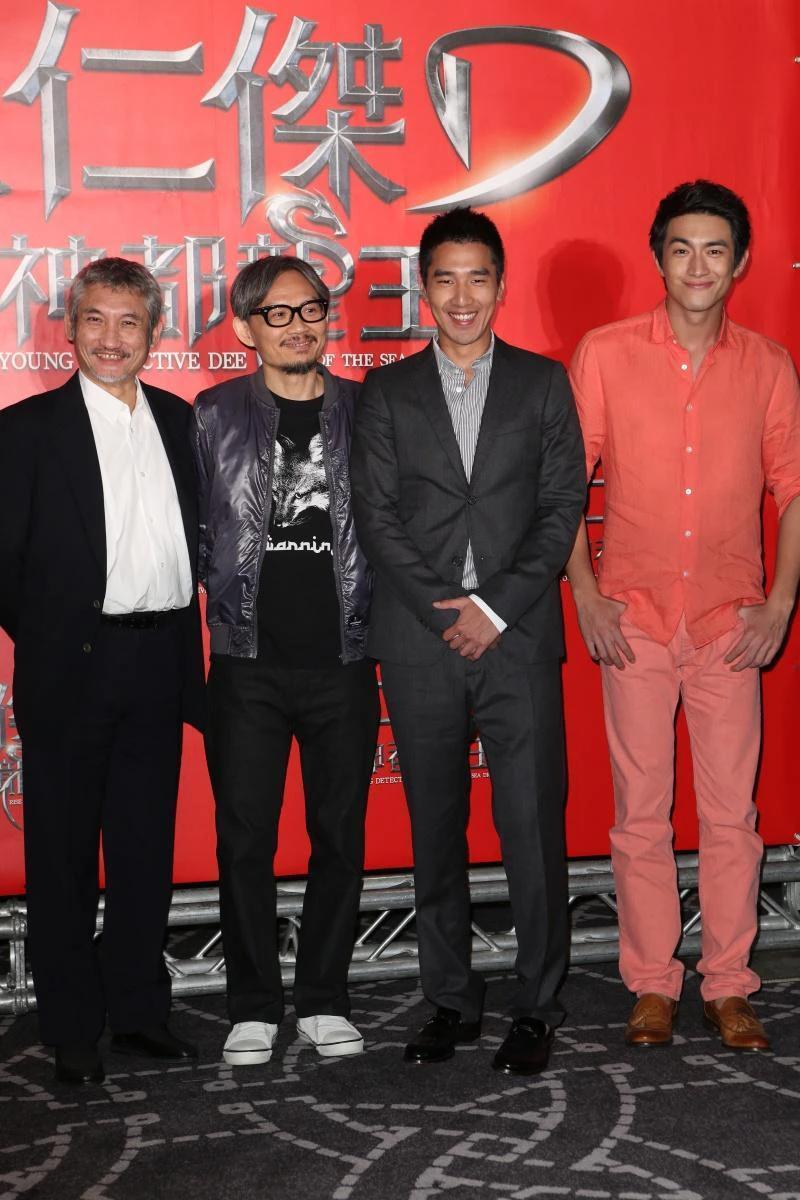 这组照片中，林更新的颜值和身材，应该都算是无可挑剔吧？但这身穿搭，实属显眼包一个