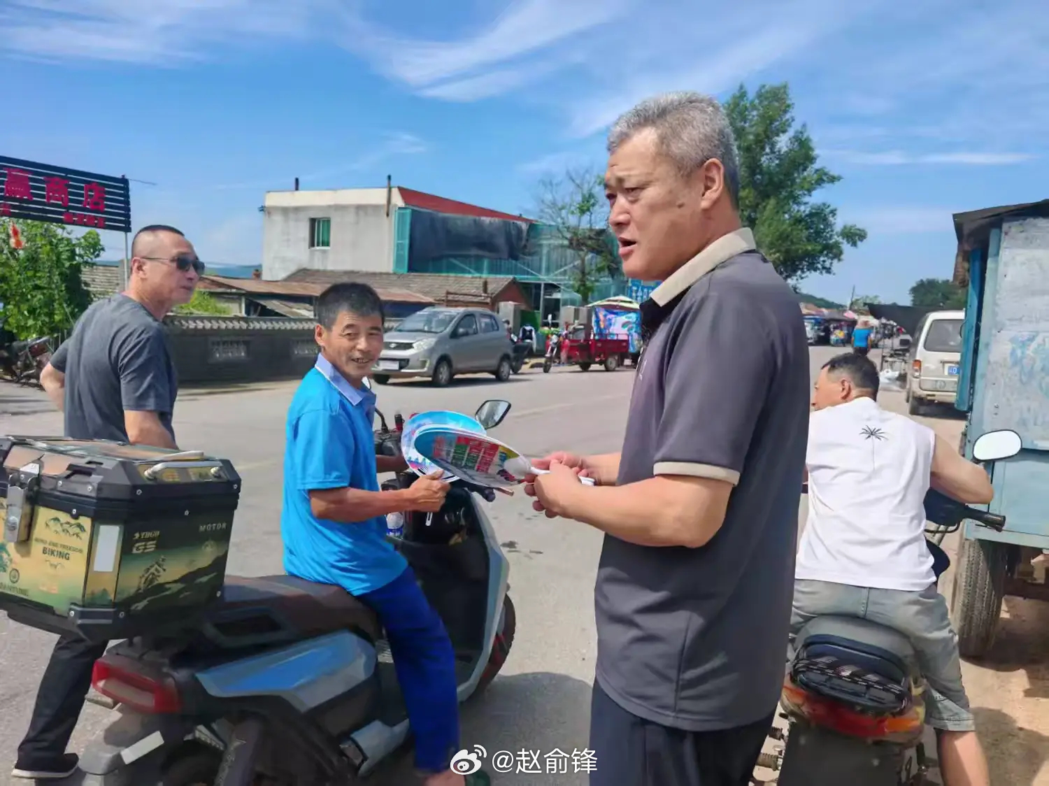 法治相伴建设美好家园 法治清风进大集 燃气安全入人心。为提升辖区群众法治意识，打