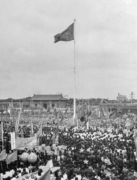 听完破防！真正的强大该是什么样？有网友直言：“中国最强大的时候是1949年到19