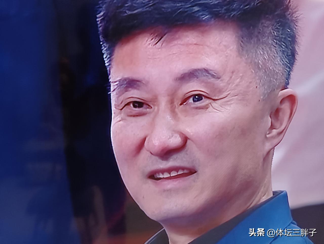 杜峰续约四年，对广东篮球，对广东男篮，对广东篮球发展是福？是祸？球迷各有心里各有