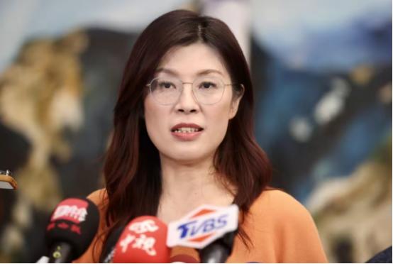 针对“大陆军机绕台”，郑丽文公开表态了！在近期，国民党新主席郑丽文表示，如果未来