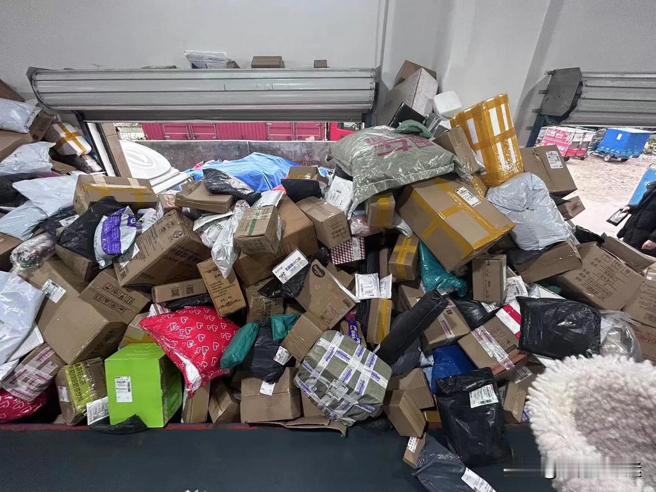 团购和直播带货，到底是促进了消费，还是打压了经济？内行人的几句话带你揭开真相：