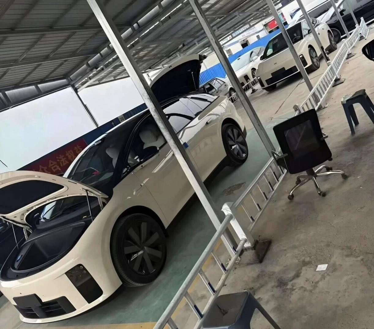 爆～理想i6 有前备箱和斜背后备箱，前后都能装～ 性价比是有了，接下来就看价格了