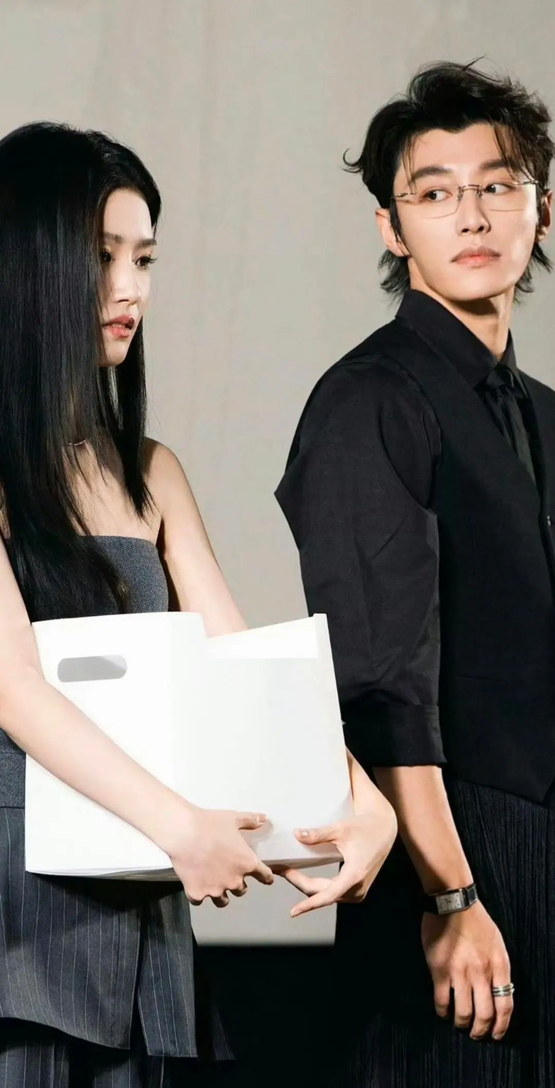 胡羞裴轸何尝不是一种故事鲜艳而缘分太浅的be呢  初见时裴轸对胡羞是不...