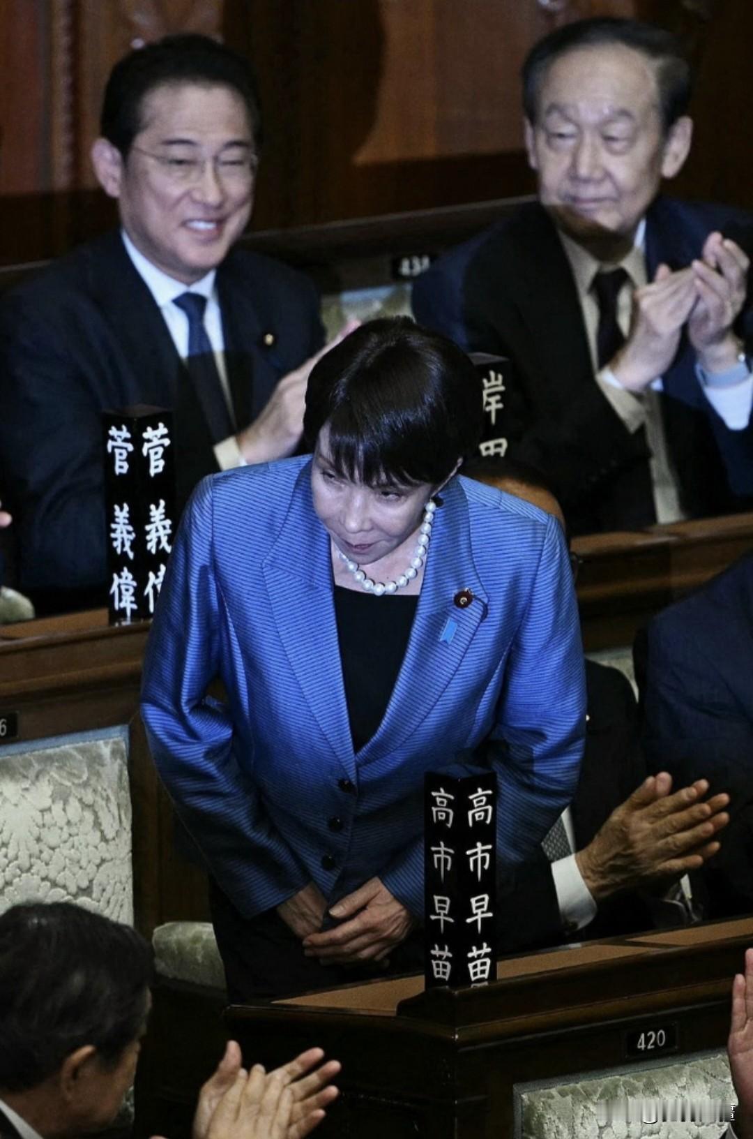 日本首相高市早苗疯了？
踩台海红线还加码军事
前首相直接怒怼！
 
11月7号她