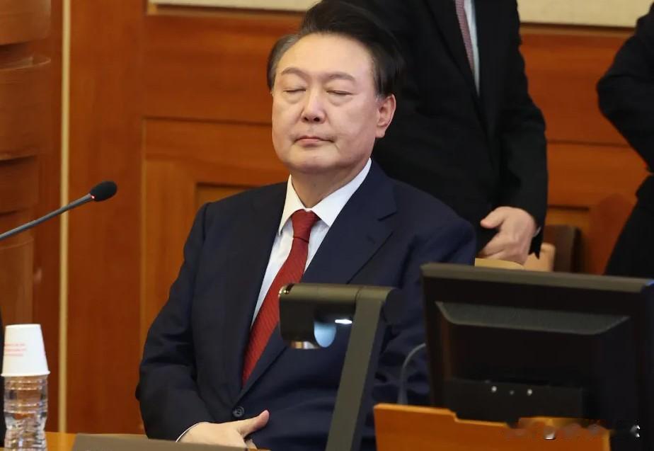 拘捕尹锡悦，不可能10个人都带不走他，这可能是特检组给他挖的坑！
自从尹锡悦进了