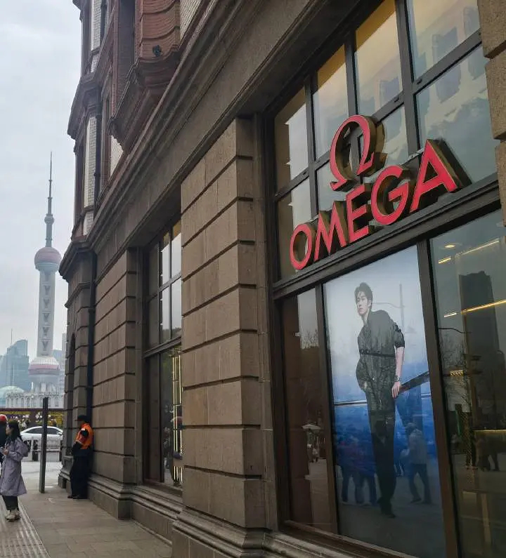 魏大勋欧米茄东方明珠地广，看出来品牌很爱了 