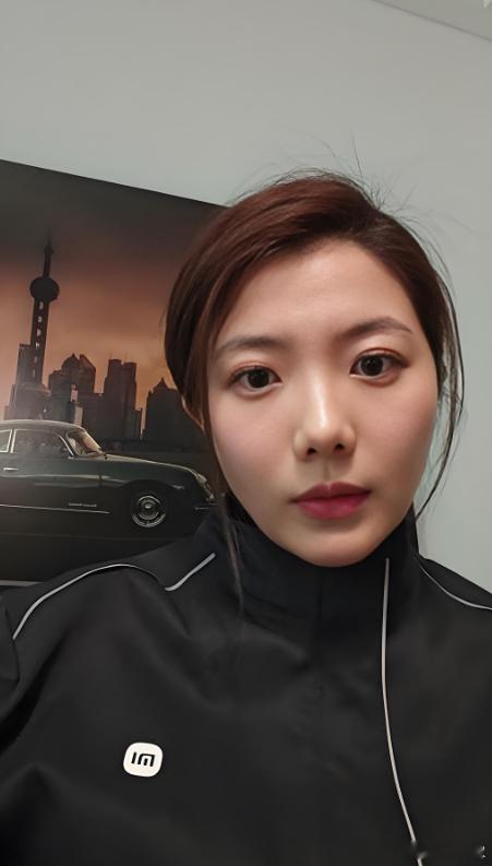 车评人初晓敏的面相简析：初晓敏是我很喜欢的车评人，虽然不怎么经常换车、买车，也关
