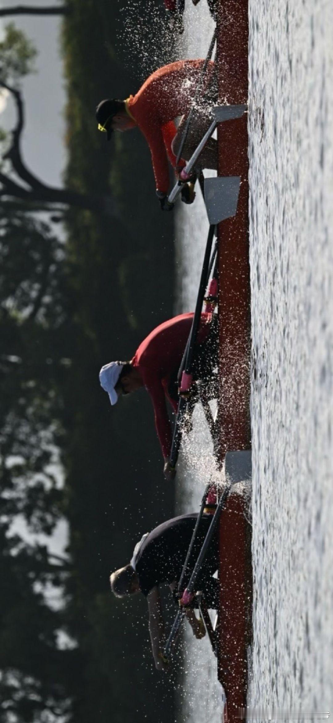 人生没有现成意义但行动本身能制造意义骑行30公里 赛艇10公里  cr：吴栋说跑