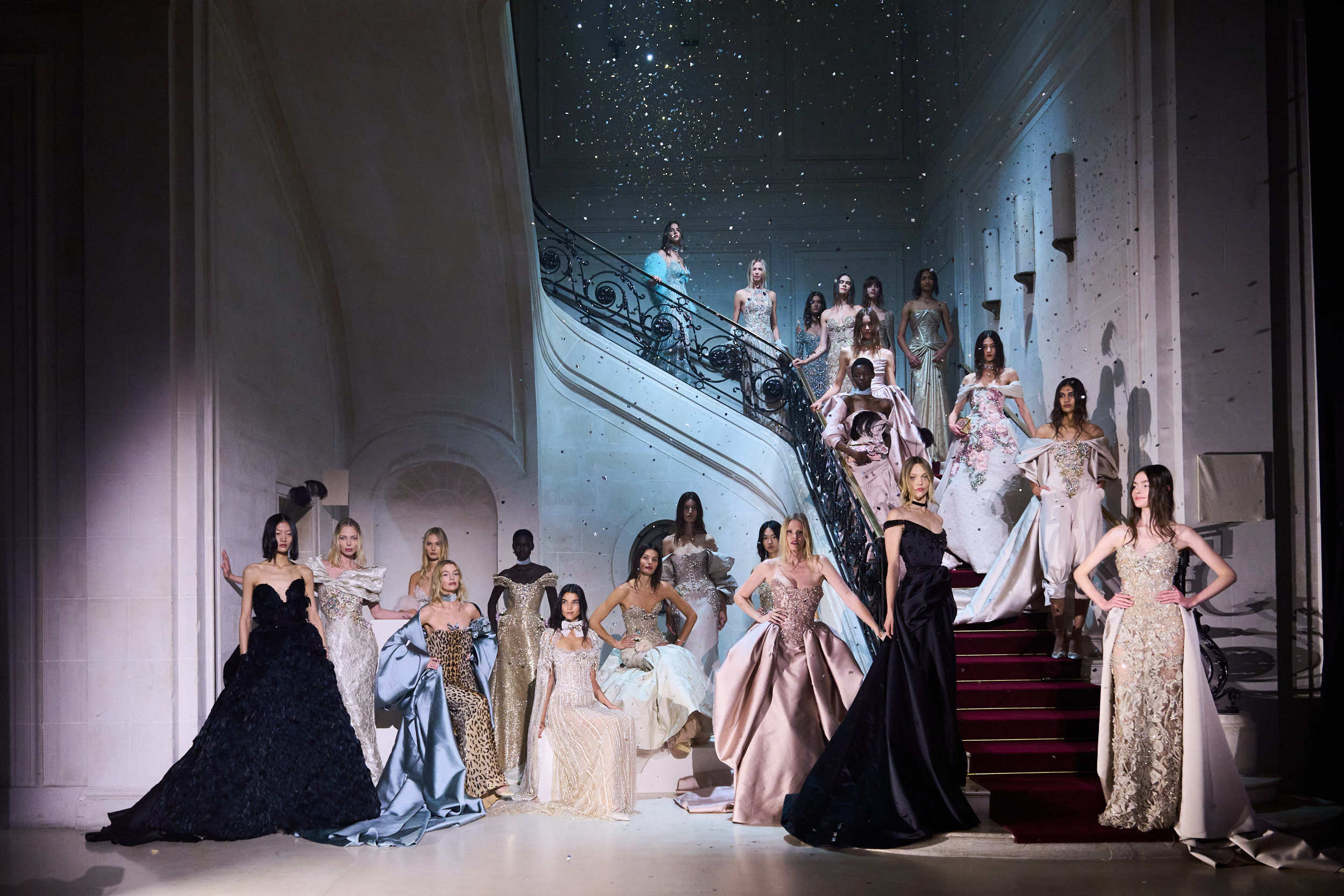Elie Saab 2025 F/W Haute Couture定格一张美丽的谢