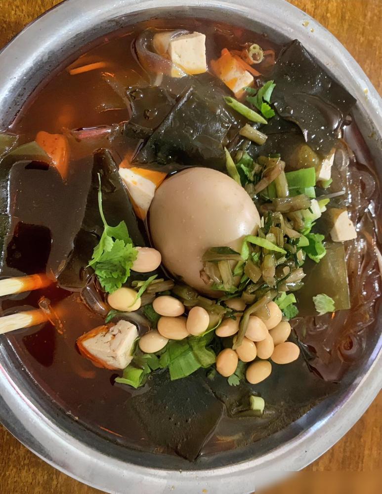 昨天晚上，跟一个朋友聊高血压的话题，我被她的一番话惊呆了。

朋友说她也是原发性