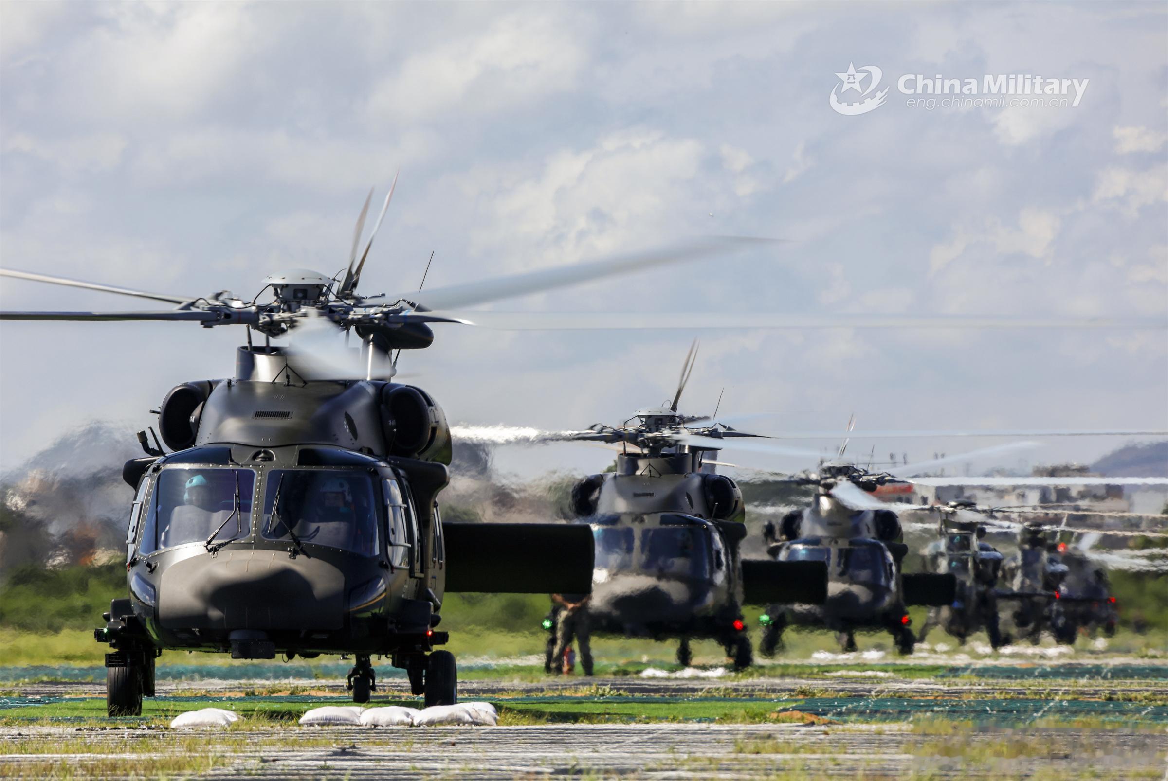 陆航版直-20直升机集结，话说这个画面和风格也太鹰里鹰气的了吧，若不是图中有“军