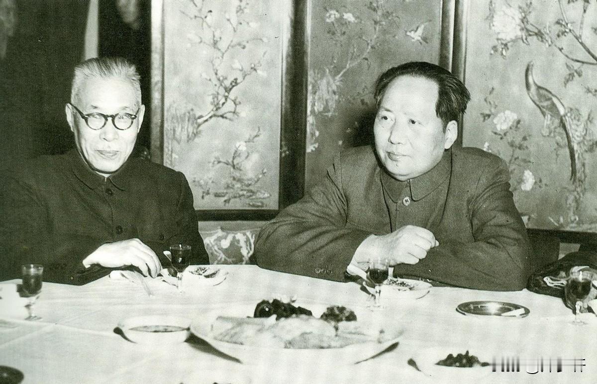 老红军团长隐姓埋名甘当农民多年，1959年国庆典礼上，主席特意嘱咐：务必请顾团长