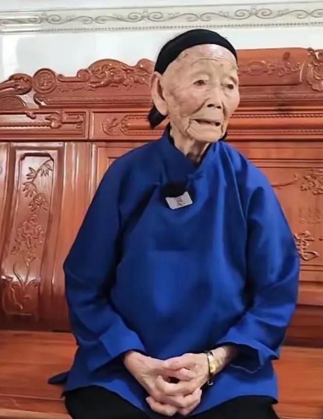 [月亮]守了一辈子！结婚不到20天，丈夫随红军长征一去不返，她却在村口一等就是近