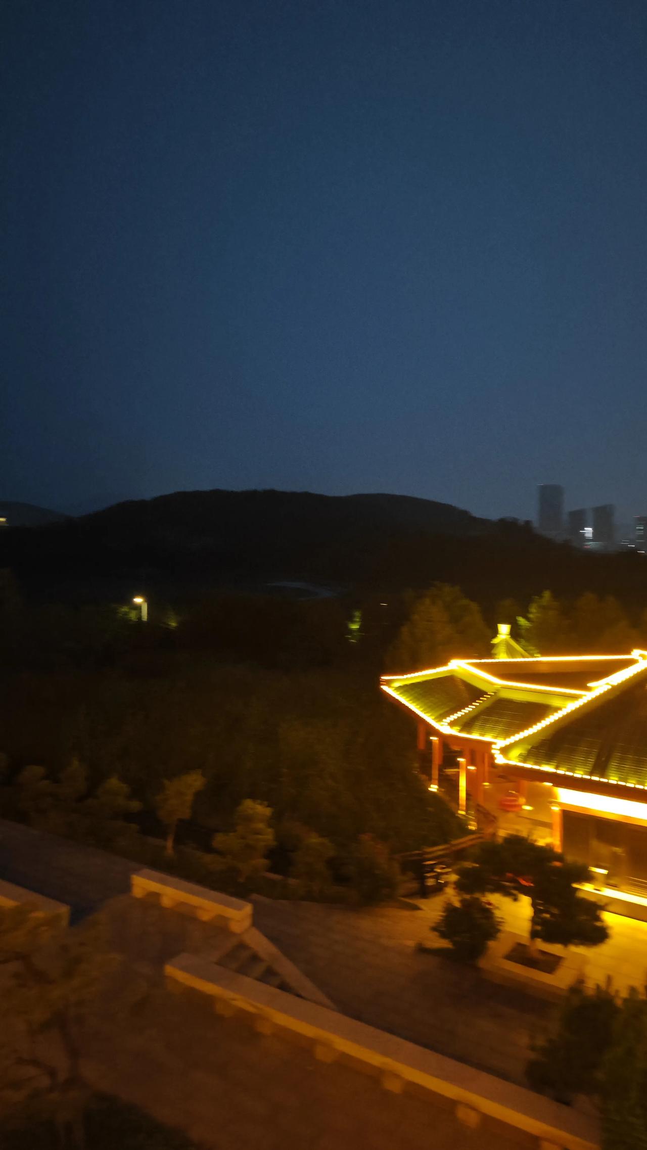 真正的修行人是怎么入睡和醒来的？

我是“高等教育文摘”，深耕教育学、心理学、国