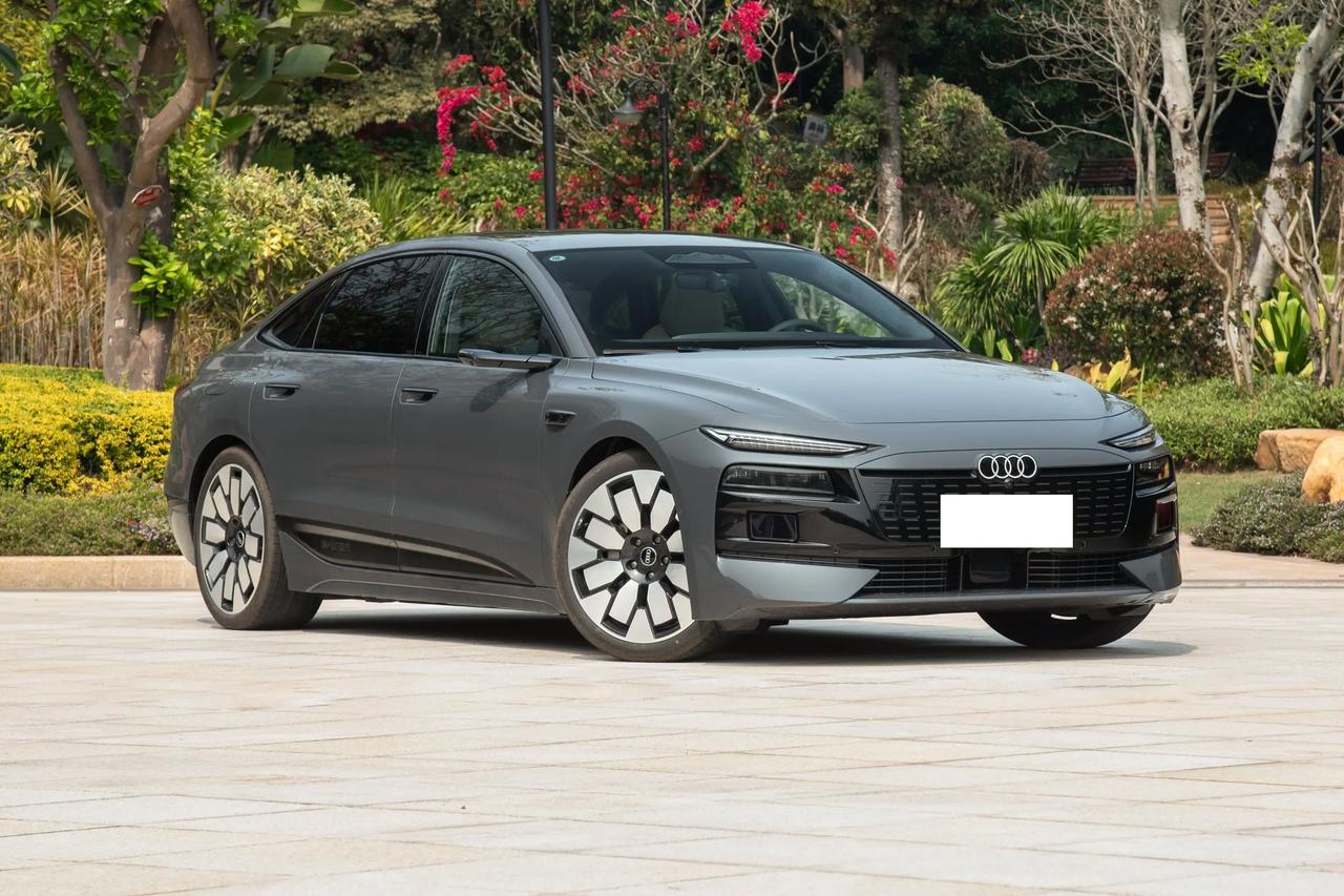 新款奥迪A6L e-tron聪明的地方，是没有把自己做成小众电轿，而是继续走“国