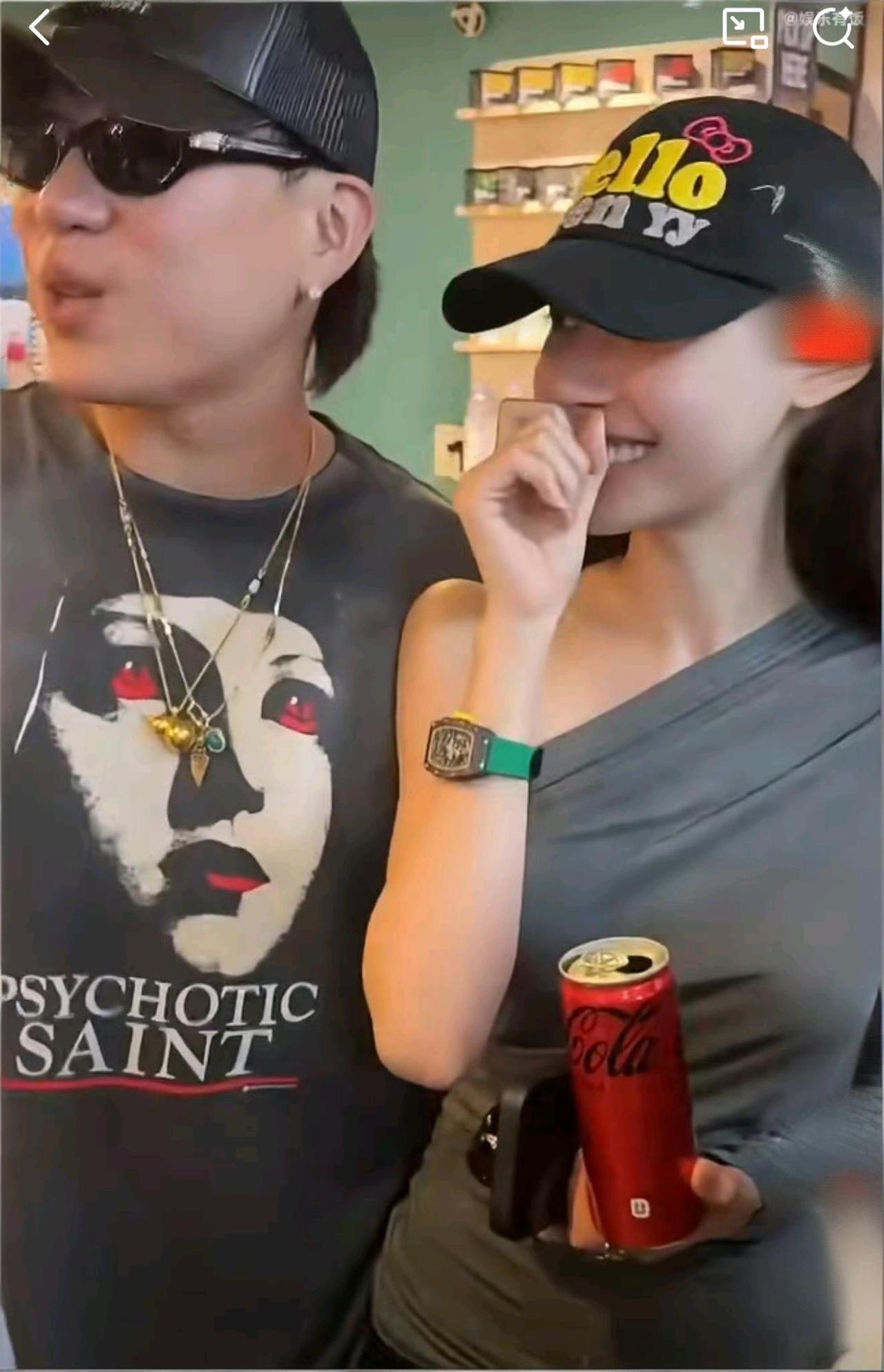 他们一定认识很久了