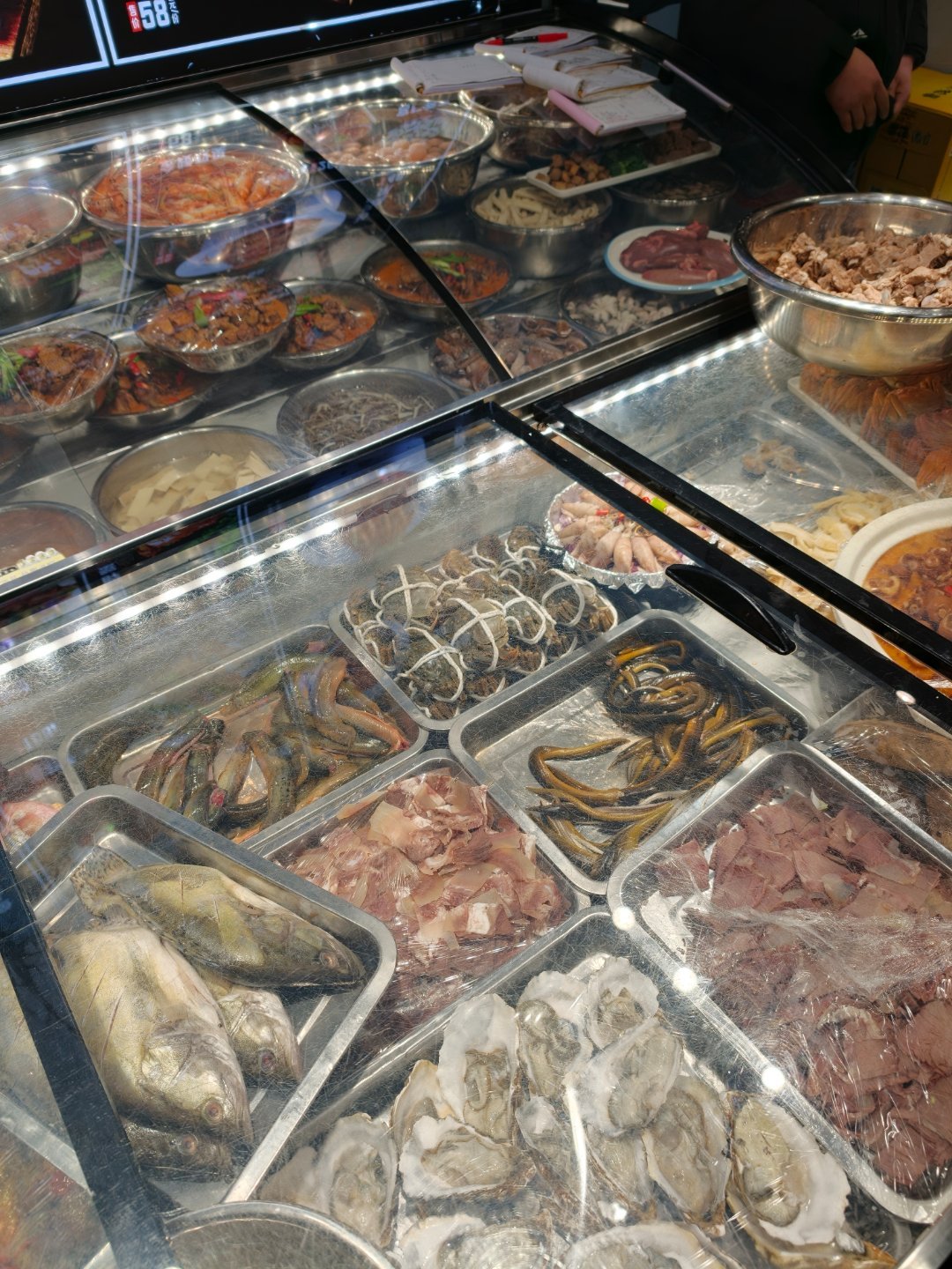 妈耶，忘了没提前订位置，现在吃不上饭了。。。 