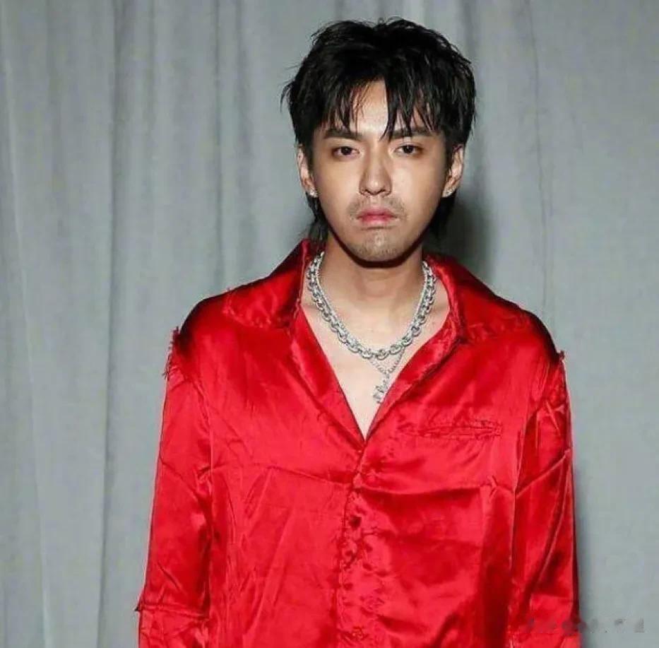 吴亦凡不服，让我想起了谢伦伯格案。一样的剧情，不一样的演员。不知道会不会有一样的