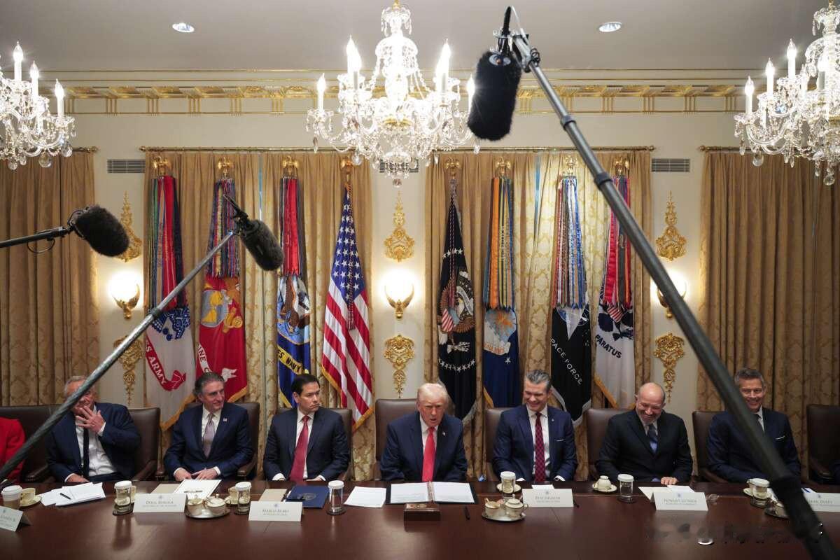 美国中期选举即将尘埃落定 特朗普输在这几招


      美国中期选举还在如火