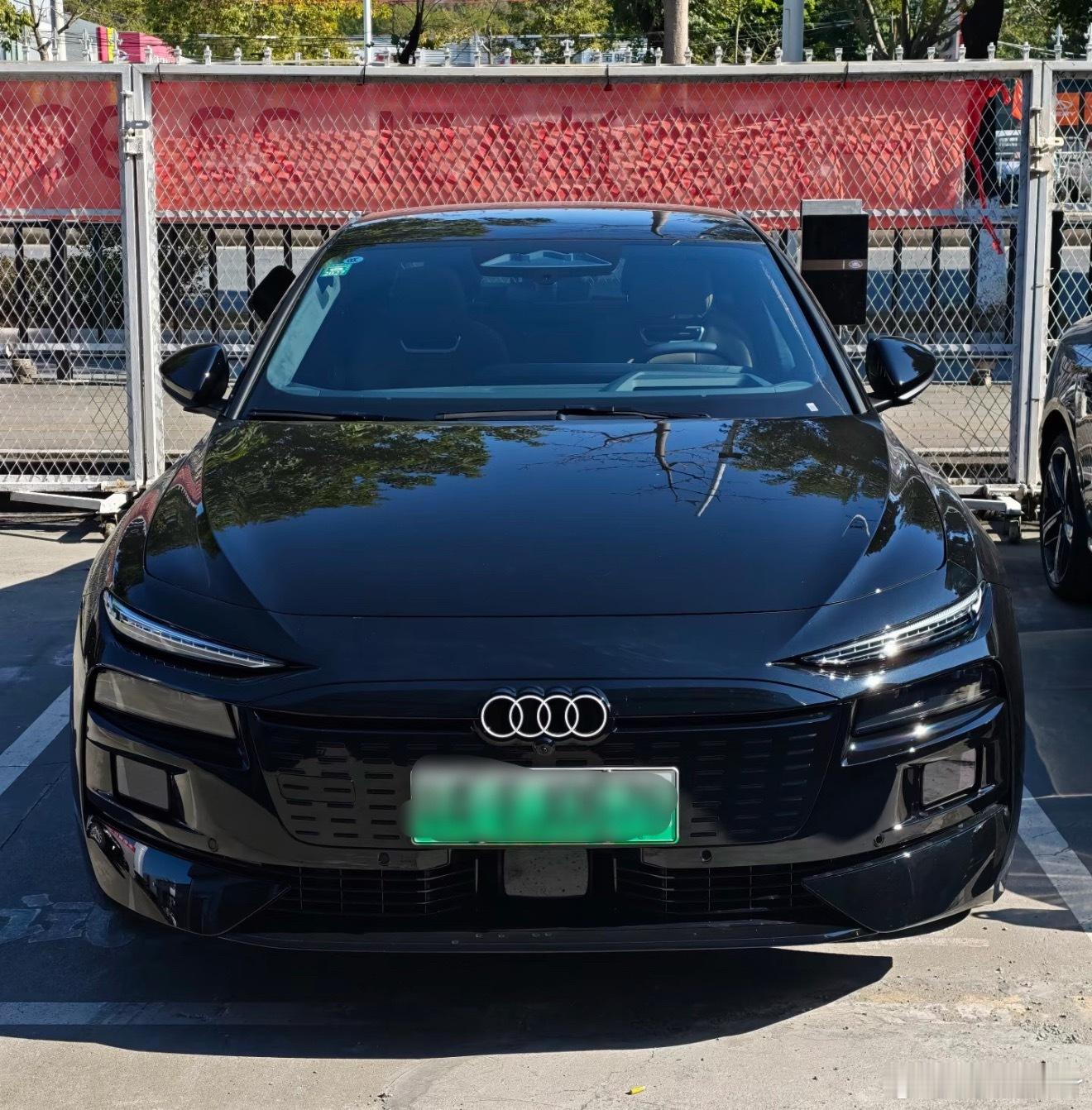 奥迪A6L e-tron竟然都上牌了？试驾车这么早就到了嘛？好像还没发布呢吧～ 