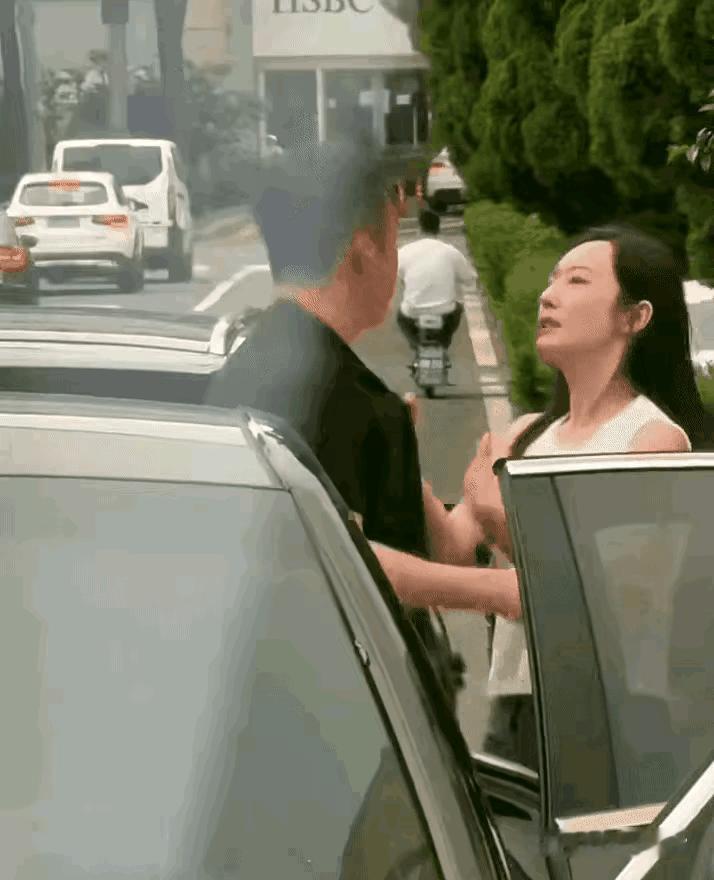 这男的是真有涵养？还是个窝囊废？都这样了——当着众人被扇大嘴巴，这日子还能过下去
