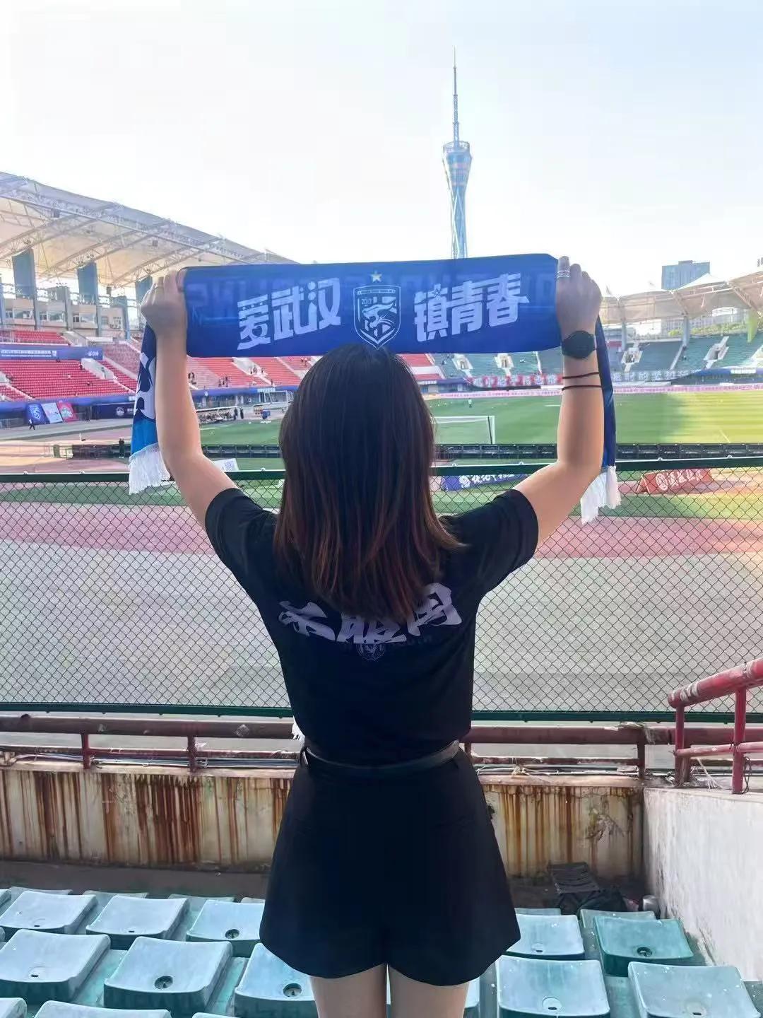 为三镇远征，虎啸郑州！武汉三镇客场逆转河南，2比1拿下带回三分！

今晚，武汉三