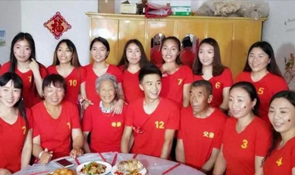 [太阳]1996年，山西一对夫妻，生了11胎全是女儿，夫妻俩不信邪，于是在199