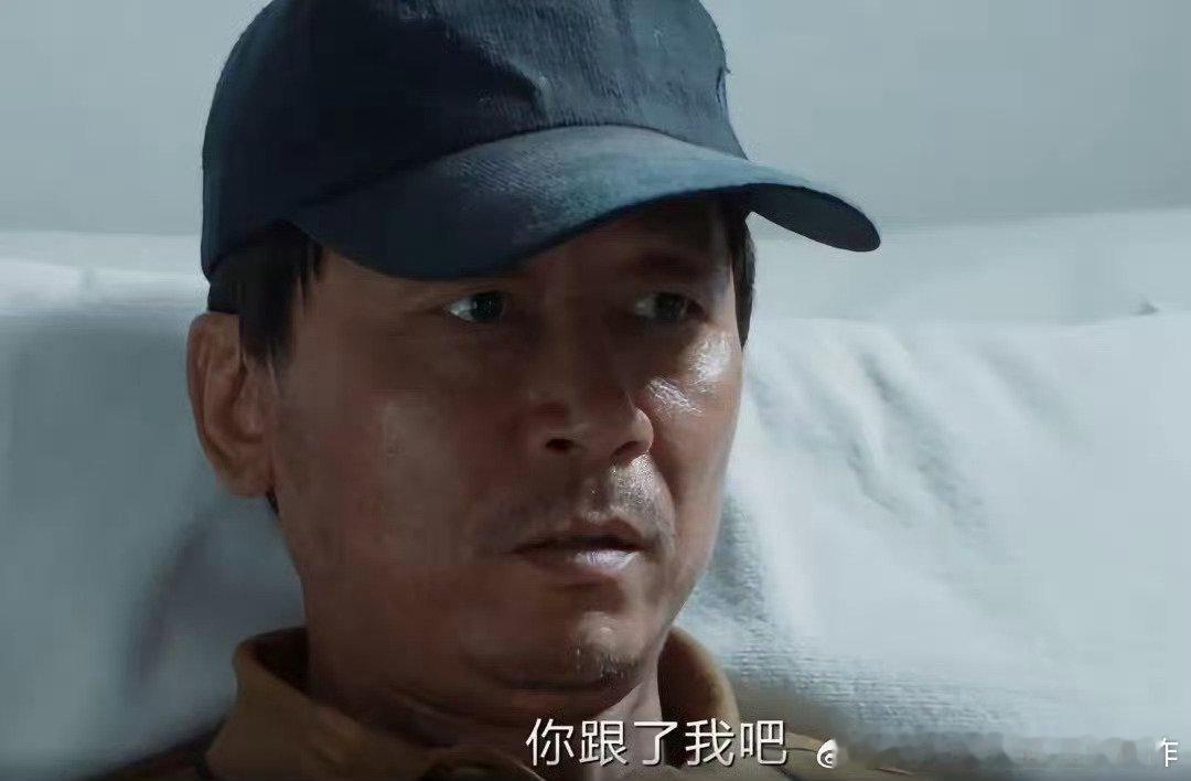 这俩角色都是胡明一个人演的？不是吧？ 